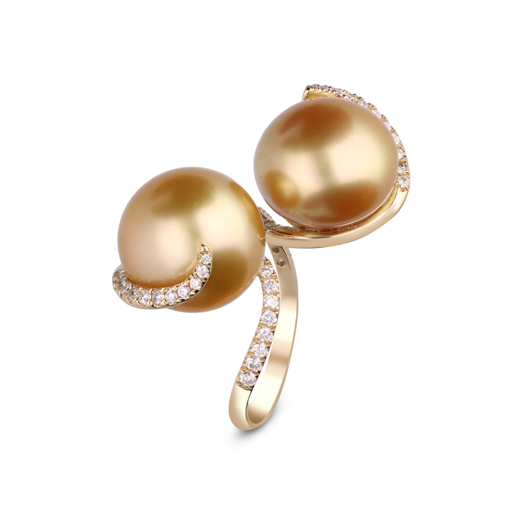 A Romance Born from the Sea – 14K Yellow Gold South Sea Pearl & Diamond Ring