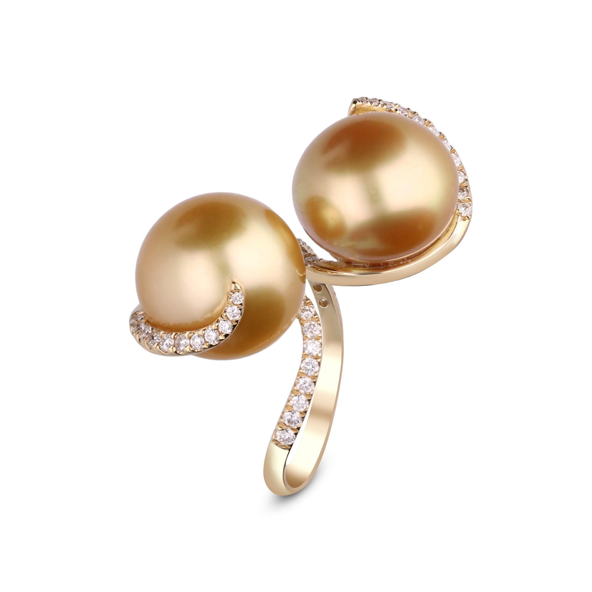 A Romance Born from the Sea – 14K Yellow Gold South Sea Pearl & Diamond Ring