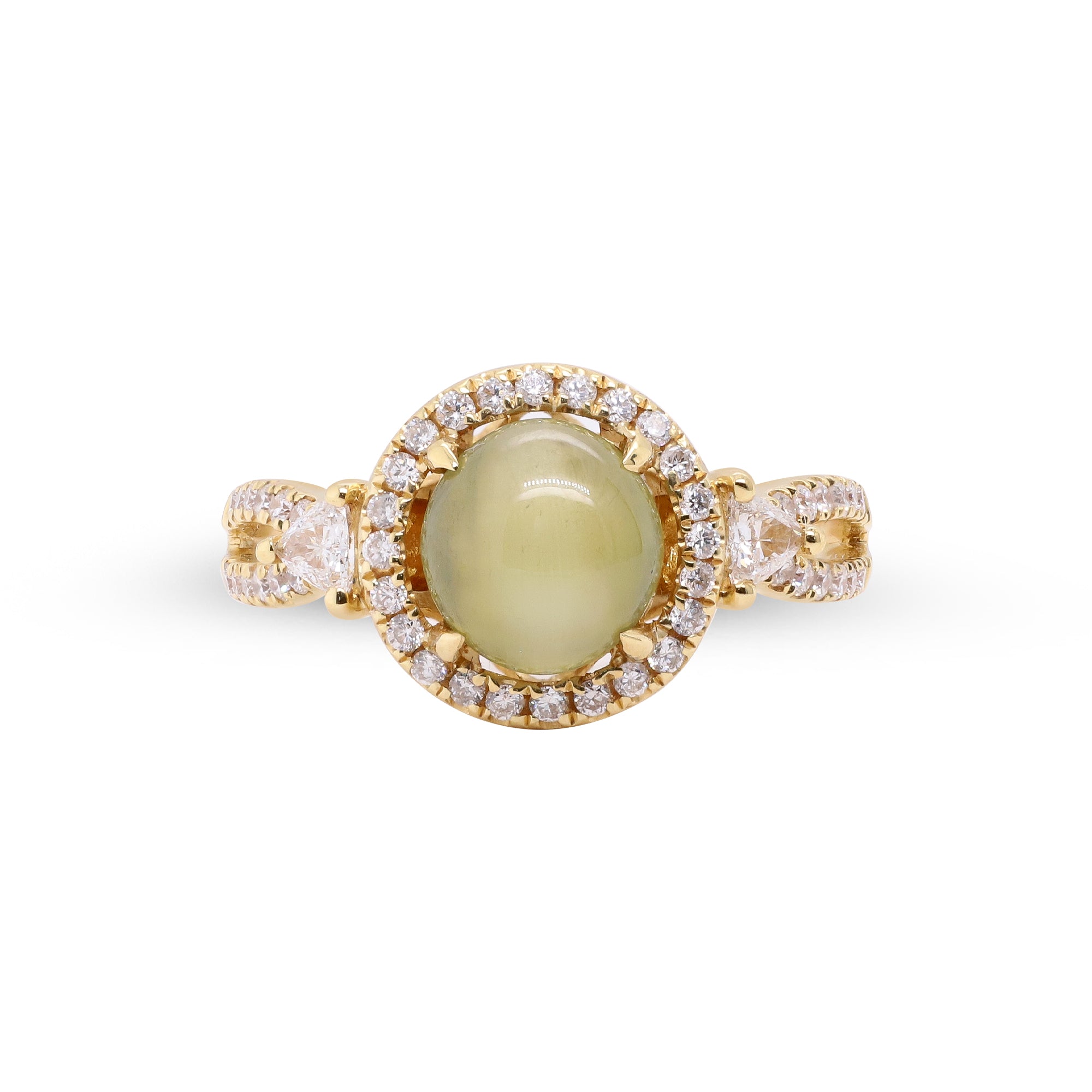 A Glimpse into the Enchantment of Love – 18K Yellow Gold Cat’s Eye Ring